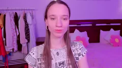 Snapshot of staceycutie chatting on February 9, 6:45 pm StaceyCutie online show from February 9, 6:45 pm