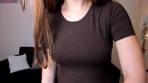 Snapshot of staceywood_ chatting on December 2, 10:28 am Stacy Woods online show from December 2, 10:28 am