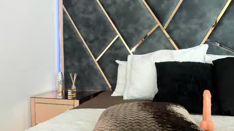 Snapshot of staciemoon chatting on July 17, 6:24 pm Stacie online show from July 17, 6:24 pm