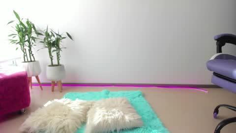 Snapshot of stacy_malibu1 chatting on June 27, 12:22 pm TWstacymalibu110 online show from June 27, 12:22 pm