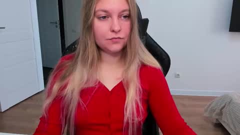 Snapshot of stacy_miraclee chatting on October 19, 10:27 am Stacy online show from October 19, 10:27 am