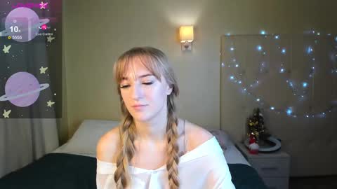 Snapshot of stacy_riiver chatting on December 19, 11:29 am Stacy Mon Tue Wed Thu Fri Sun GMT GMT 3 1000am - 0400pm  online show from December 19, 11:29 am