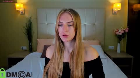 Snapshot of stacy_riiver chatting on September 17, 7:21 am Stacy Mon Tue Wed Thu Fri Sun GMT GMT 3 1000am - 0400pm  online show from September 17, 7:21 am