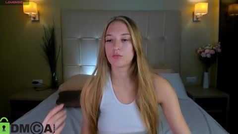 Snapshot of stacy_riiver chatting on September 19, 9:11 am Stacy Mon Tue Wed Thu Fri Sun GMT GMT 3 1000am - 0400pm  online show from September 19, 9:11 am