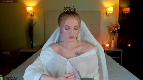 Stacy Mon Tue Wed Thu Fri Sun GMT GMT 3 1000am - 0400pm  online show from February 18, 10:22 am