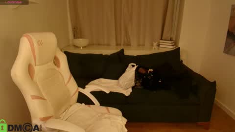 Snapshot of stacy_tylerr chatting on April 13, 3:34 am Stacy Tyler online show from April 13, 3:34 am