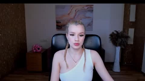 Stacy Western online show from February 28, 1:01 pm