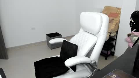 Zulma Yisset online show from January 18, 4:48 am