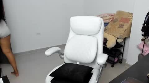 Zulma Yisset online show from January 21, 4:43 am