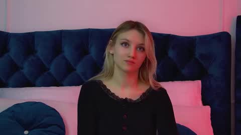 StacyEvances online show from February 19, 7:15 am