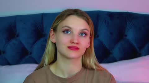 StacyEvances online show from April 24, 6:16 am