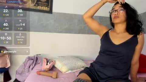 Snapshot of stacyfoxx_ chatting on August 3, 9:07 pm stacy fox online show from August 3, 9:07 pm