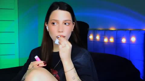 Snapshot of stacygonzales_ chatting on December 13, 6:31 am Bye bye dear See you on December 3st  online show from December 13, 6:31 am