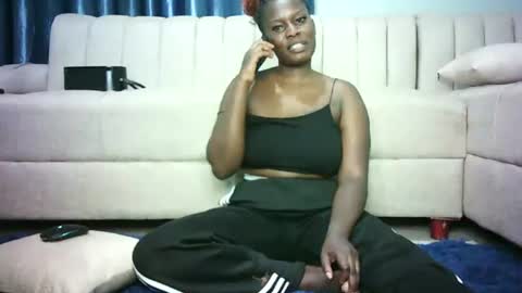 Snapshot of stacysweet69 chatting on June 12, 4:39 pm all yours online show from June 12, 4:39 pm