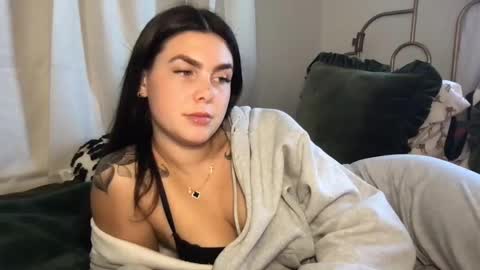 Snapshot of stacywithuu chatting on September 19, 5:24 pm Stacy online show from September 19, 5:24 pm