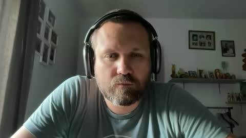 Peter online show from April 26, 5:43 pm