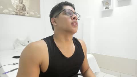 stand_boy01 online show from November 26, 2:56 am