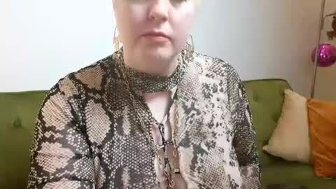 Star Ryderr online show from January 7, 10:01 pm