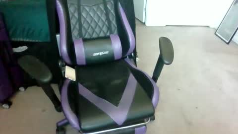 Snapshot of starella___saxxxton chatting on October 16, 5:03 pm starella___saxxxton online show from October 16, 5:03 pm