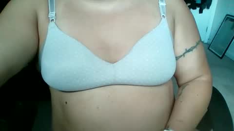 Snapshot of starella___saxxxton chatting on October 18, 2:51 pm starella___saxxxton online show from October 18, 2:51 pm