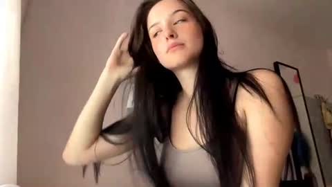 Lola online show from June 16, 10:07 am