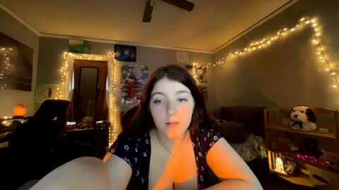 Snapshot of starlight09102 chatting on December 2, 5:48 pm Starlight online show from December 2, 5:48 pm