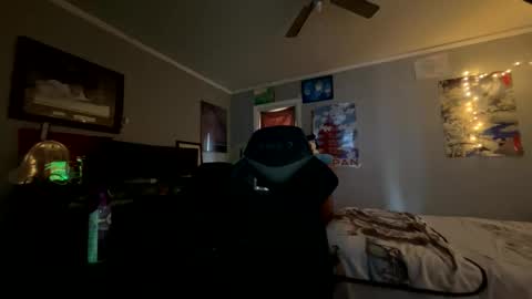 Snapshot of starlight09102 chatting on March 5, 8:10 pm Starlight online show from March 5, 8:10 pm