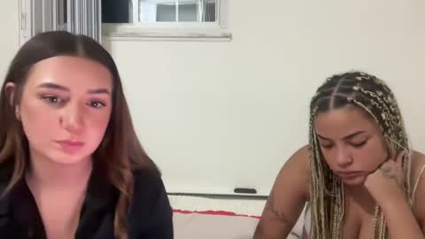 Snapshot of starqueenieee chatting on September 21, 2:13 am starqueenieee online show from September 21, 2:13 am