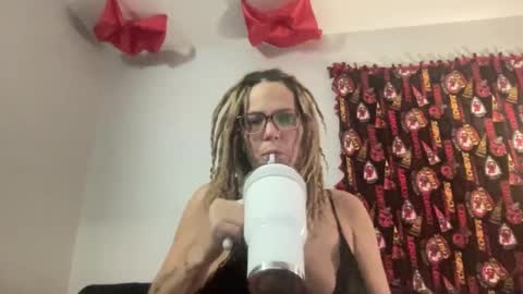 Snapshot of starrlane9999 chatting on December 7, 2:57 pm Starrlane9999 online show from December 7, 2:57 pm