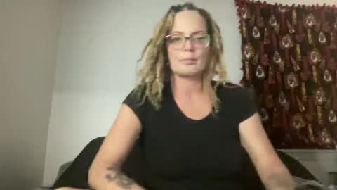 Snapshot of starrlane9999 chatting on December 11, 11:54 pm Starrlane9999 online show from December 11, 11:54 pm