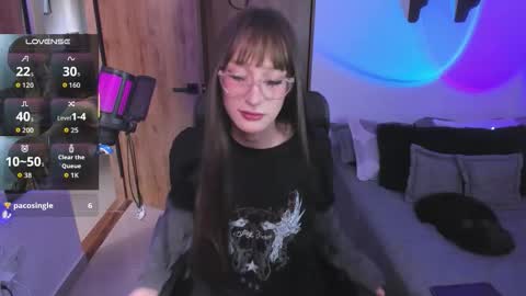 Star Aura online show from February 3, 6:35 pm