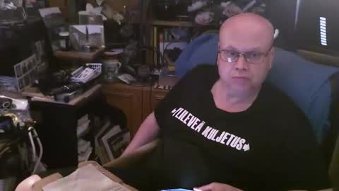 Snapshot of starterxyman chatting on May 11, 1:11 am starterxyman online show from May 11, 1:11 am