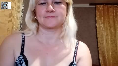 Snapshot of starvibe1010 chatting on May 31, 7:04 pm Helen online show from May 31, 7:04 pm