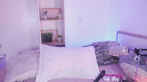 Yoko online show from April 21, 1:42 am