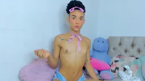 stassiebell online show from December 12, 6:57 am