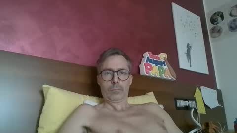 Snapshot of steel80 chatting on December 3, 9:51 am steel80 online show from December 3, 9:51 am