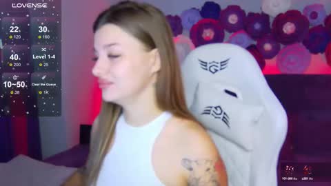 Snapshot of stefaevans chatting on October 10, 3:38 am Stefa online show from October 10, 3:38 am