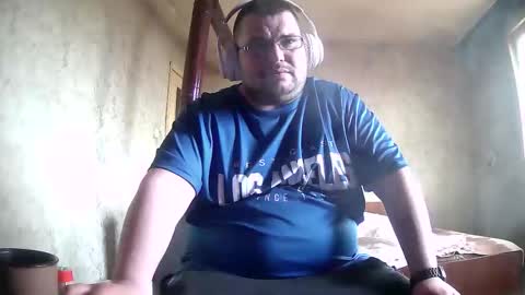Snapshot of stefan90pt chatting on May 16, 11:53 am Stefan online show from May 16, 11:53 am