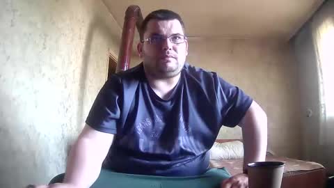 Snapshot of stefan90pt chatting on June 1, 8:27 am Stefan online show from June 1, 8:27 am