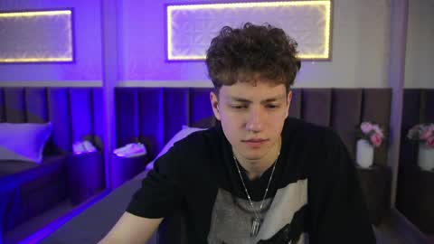 Esrefan online show from March 27, 7:46 pm