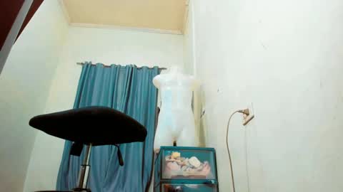 Snapshot of stefaniatsxxx chatting on February 6, 7:35 am stefania online show from February 6, 7:35 am