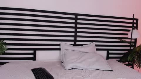 Stefanny   online show from December 17, 4:00 pm