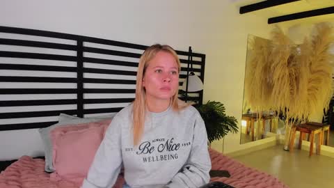 Stefanny   online show from December 30, 12:31 pm