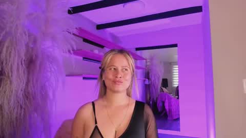 Stefanny   online show from February 26, 12:03 pm