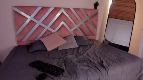 Stefanny  online show from March 18, 12:08 pm