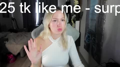 stefany_and_bettany online show from April 24, 12:07 pm