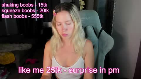 Snapshot of stefany_and_bettany chatting on May 19, 2:34 pm stefany_and_bettany online show from May 19, 2:34 pm