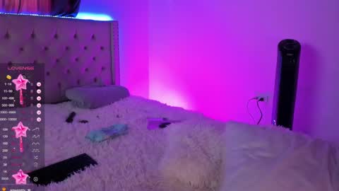 Snapshot of steffany_lopez_ chatting on February 21, 6:37 pm steffany_lopez_ online show from February 21, 6:37 pm