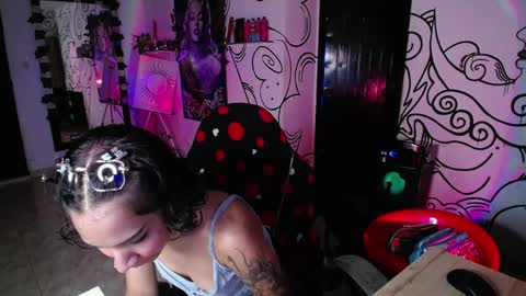   online show from December 5, 3:15 am