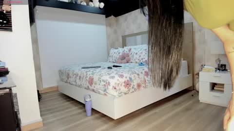 Zuly online show from April 16, 11:40 pm